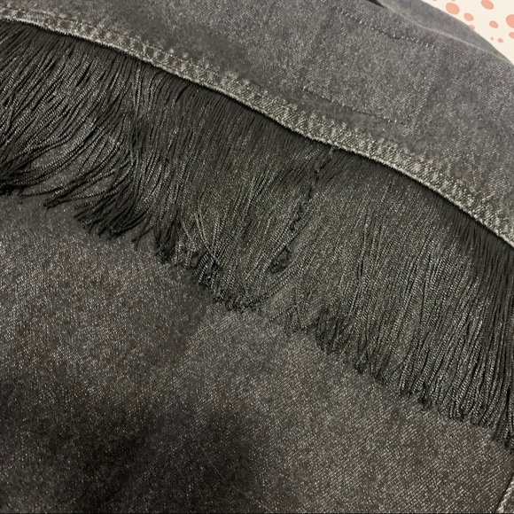 Levi’s Fringe Trucker Denim Jacket - Picture 8 of 12
